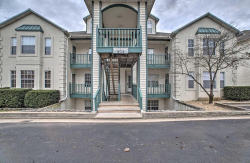 Table Rock Apartment | Resort Condo Next to Pointe Royale Golf Course!