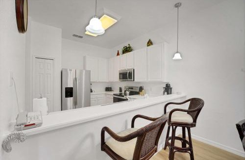 Bahama Bay House | Resort Condo with Balcony & Pool Access