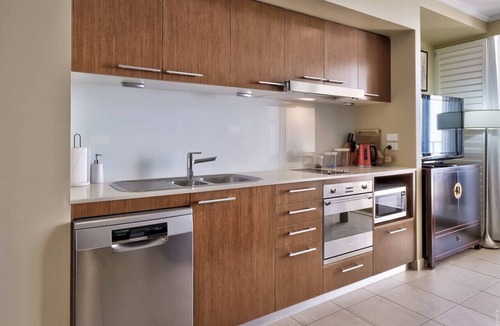 Urangan Apartment | Resort Escape - Views, Pool, Steps to Beach