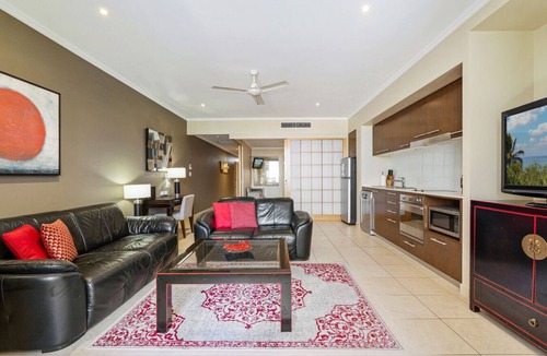 Urangan Apartment | Resort Escape - Views, Pool, Steps to Beach