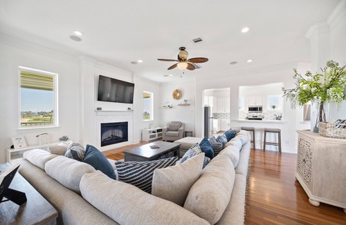 Red Fish Cove House | Resort experience on the West End with stunning sunsets over the Bay