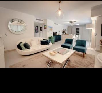Saint-Tropez City Centre Apartment | Resort