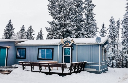 Saskatchewan Cabin | Resort Getaway on Lake Deschambault