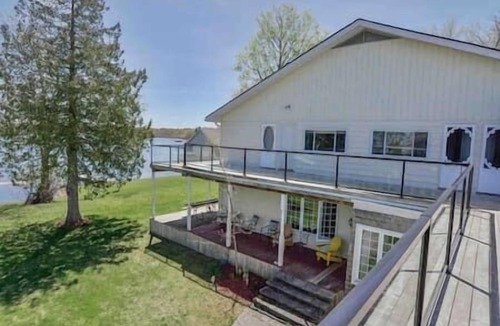 Port Stanton House | Resort lakefront, pool, hottub, sauna, pets #5