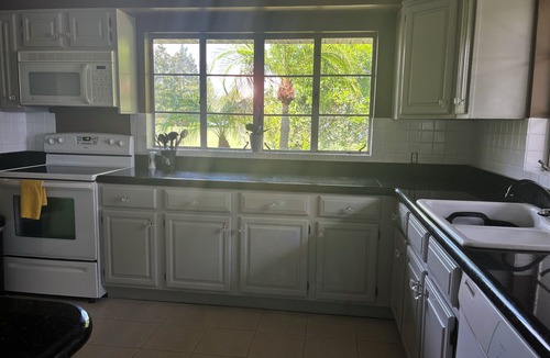 Casselberry House | Resort like Lake House on 2+ acres, Golf Course, pool, fishing dock, pool table