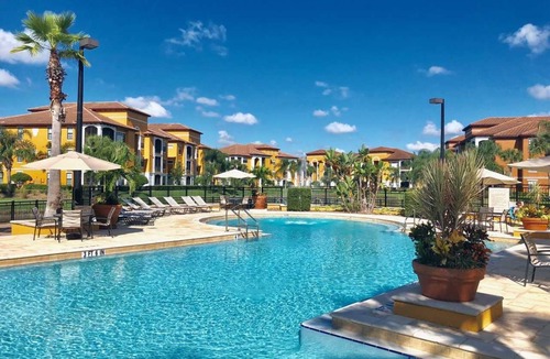 Sarasota Condo | Resort-like setting a short drive to beaches and downtown, new vinyl plank floor