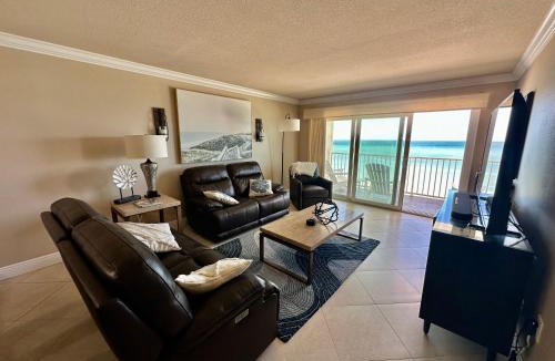 Indian Shores Apartment | Resort living Beachfront Suite
