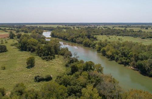 Smithville House | Resort pool RIVER front40 minutes from Austin