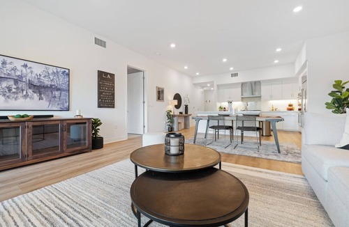 Airport Area Condo | Resort-Style 2BR Gem in Irvine: Corporate Luxury Awaits