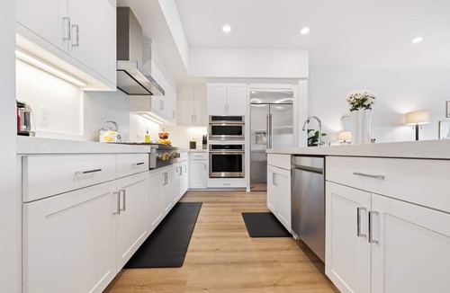 Airport Area Condo | Resort-Style 2BR Gem in Irvine: Corporate Luxury Awaits