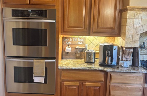 Folsom House | Resort style 4 bedroom home in Hillcrest gated community with pool and spa