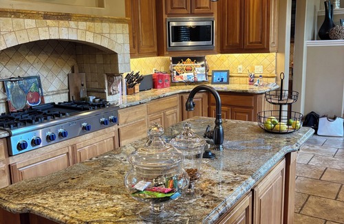 Folsom House | Resort style 4 bedroom home in Hillcrest gated community with pool and spa