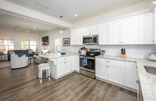 Arundel Cottage | Resort style community, heated pools, club house, game room, 15 mins to beaches.