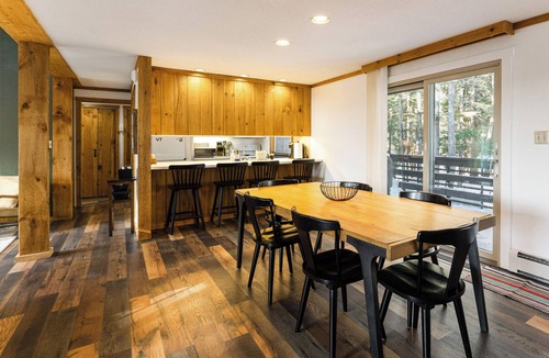 Quechee House | Resort-Style Community! Quechee Chalet w/Deck