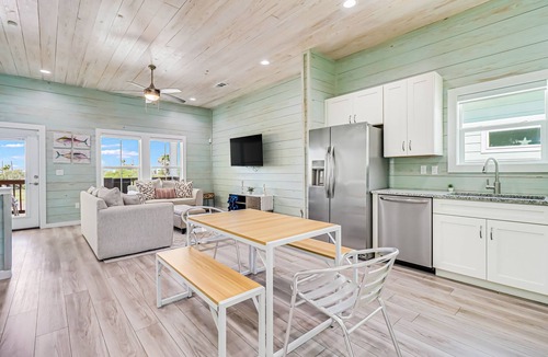 Rockport House | Resort-style community home with water views, pool, & kayaks - snowbird friendly