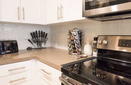 Fullerton Apartment | Resort-Style Condo 3 Miles to Disney