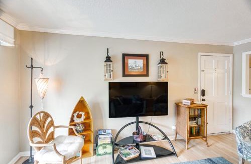 Demere Park House | Resort-Style Condo in St Simons ~ 1 Mi to Pier!