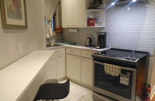 Adjala-Tosorontio Villa | Resort style entire guesthouse with kitchen (2 rooms)