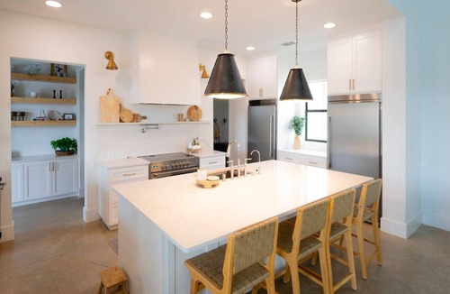 Naumanns Camp House | Resort Style Escape | Hot Tub, Winery, Golf Access