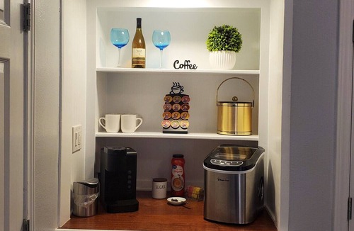 Trinity Apartment | Resort Style Getaway--minutes from town