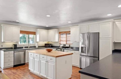 Fire Mountain House | Resort Style Home with Hot Jacuzzi, Relaxing Pool & Patio and Cozy Living Spaces