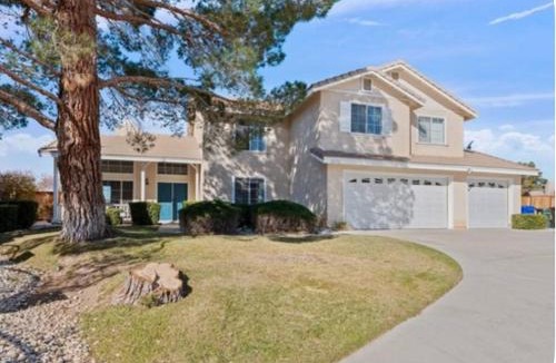 Apple Valley House | Resort Style House