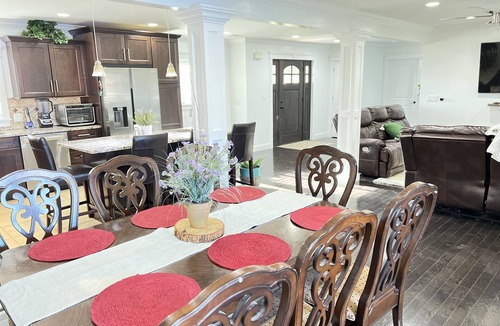 Wallkill House | Resort style house with pool