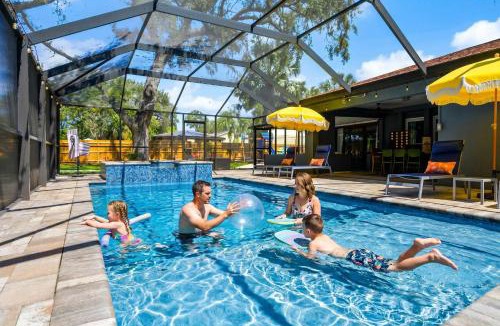 Largo House | Resort-Style Oasis Pool Mini Golf Playground