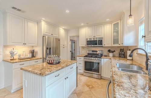 Panther Creek House | Resort-Style Pool + Spa + BBQ. Spacious 4 bdr Home @The Woodlands