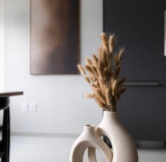 Downtown Cleveland Apartment | Resort Style Property 2B 2B walk to Everything!