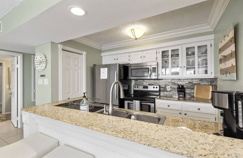 Walden on Lake Conroe Condo | Resort Style Serenity on Lake Conroe: Tennis, Lake-Side Pool, Gym, Marina