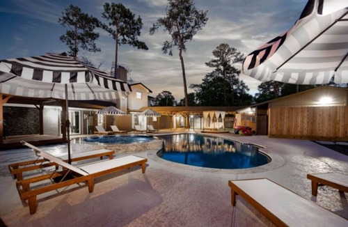 Cypress House | Resort-Style Stay Pool Hot Tub Pickleball Games
