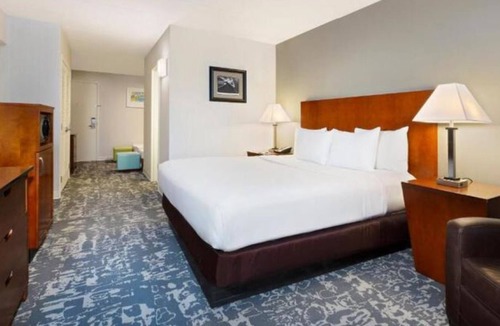 Danvers House | Resort Style Stay