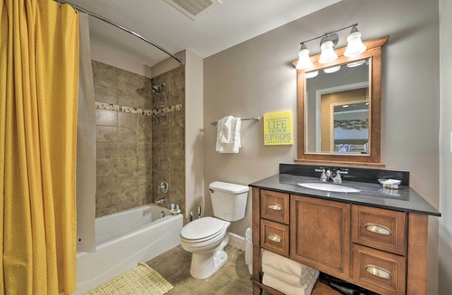 El Centro Beach Condo | Resort-Style Condo with On-Site Beach Access!