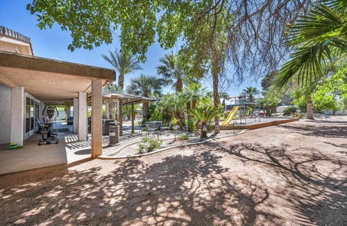 Las Vegas House | Resort style Villa for Families & Groups with Pool, Spa, Basketball, Mini golf