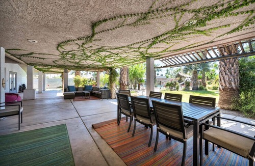 Las Vegas House | Resort style Villa for Families & Groups with Pool, Spa, Basketball, Mini golf