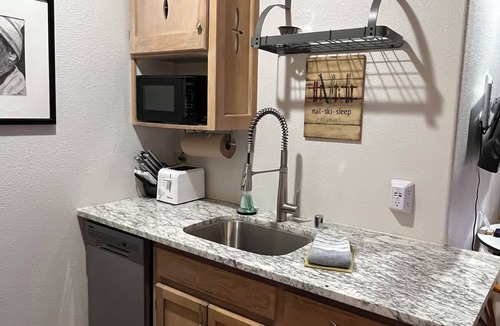 Taos Ski Valley Condo | Resort Village Modern Studio Condo
