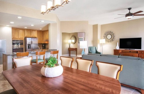 Survey Creek Resort | Resort with 2 bedrooms - sleeps 6 - in tranquil Pompano Beach