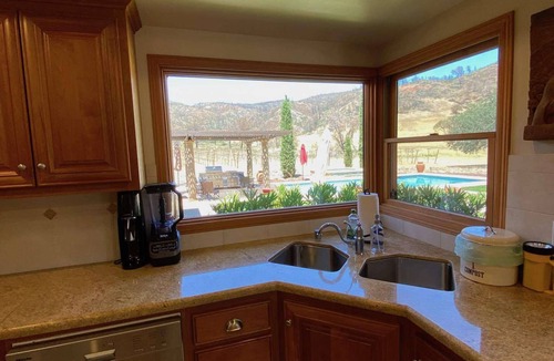 Pope Valley House | Resplendent Villa Retreat in the Wine Country