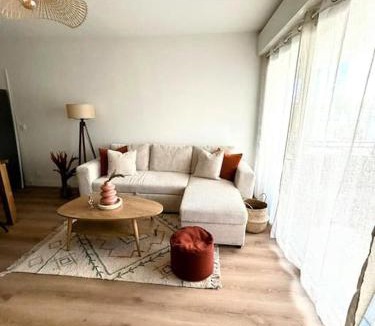 Bayonne Apartment | Resplendissant YourHostHelper