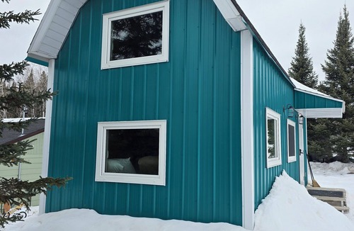 Kenora Cabin | "Rest a While" Tiny House Cabin, West Side of Kenora Ontario