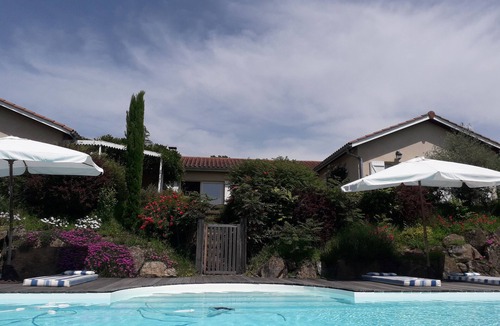 Salvizinet Villa | Rest by the pool and think of nothing!