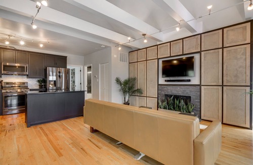 East Village House | Rest Easy in the East Village - Quiet Street Only Steps to Top Restaurants, Bars, and Public Transportation by AllSet Turnover