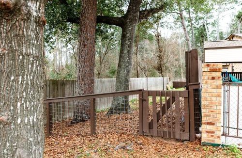 Huntsville Apartment | Rest Easy Retreat - 2BR Near SHSU - Pool - WiFi - Free Parking
