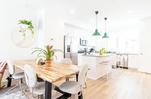 Olde Richmond House | Rest & Relax by RIVER - 3 beds/3.5 Baths/Private Garage