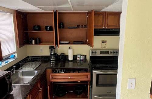 Lauderhill Apartment | Rest Up and Relax 2BDRM/King Bed