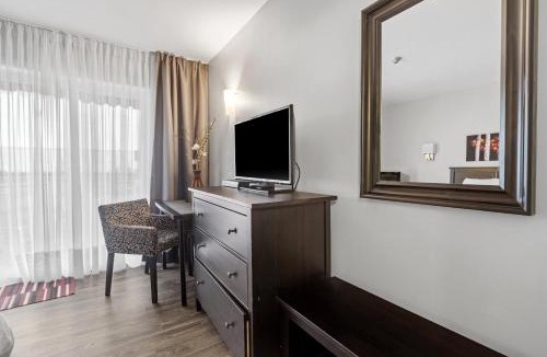 Casselman Hotel | Restauparc Motel
