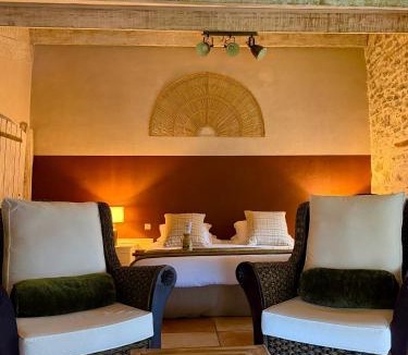 Anduze House | Restaurant et Chambres d'Hôtes La Ferme de Cornadel