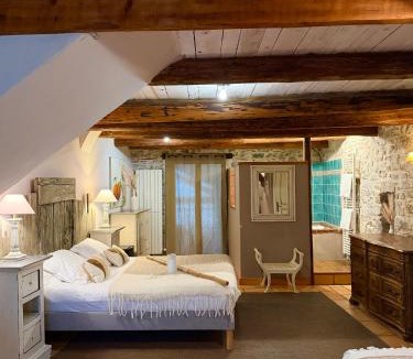 Anduze House | Restaurant et Chambres d'Hôtes La Ferme de Cornadel