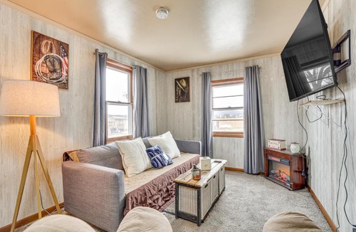 Leland Apartment | Restaurant On-Site North Freedom Apt with Yard!